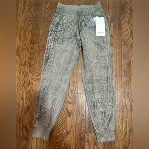 Brand New Lululemon Joggers Size 4